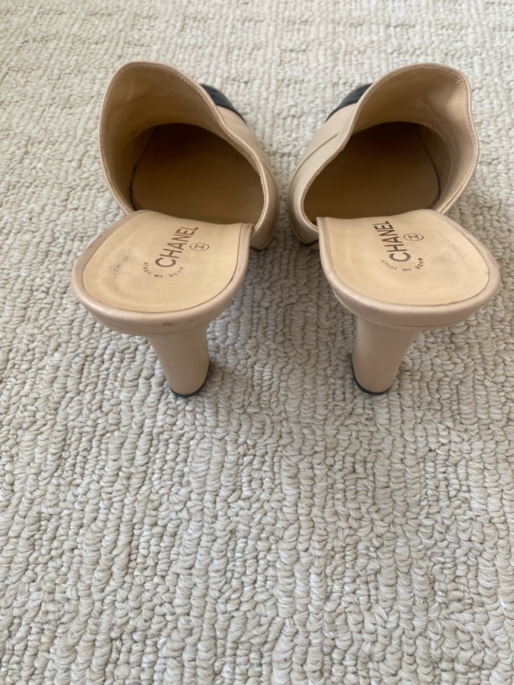 CHANEL Two-Tone Beige and Black Cap-Toe Mule Heels - size 7 1/2 - Picture 5 of 12